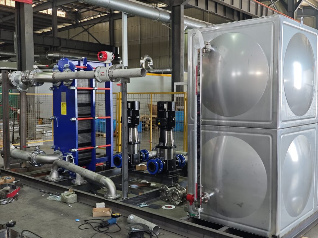 Plate heat exchanger unit